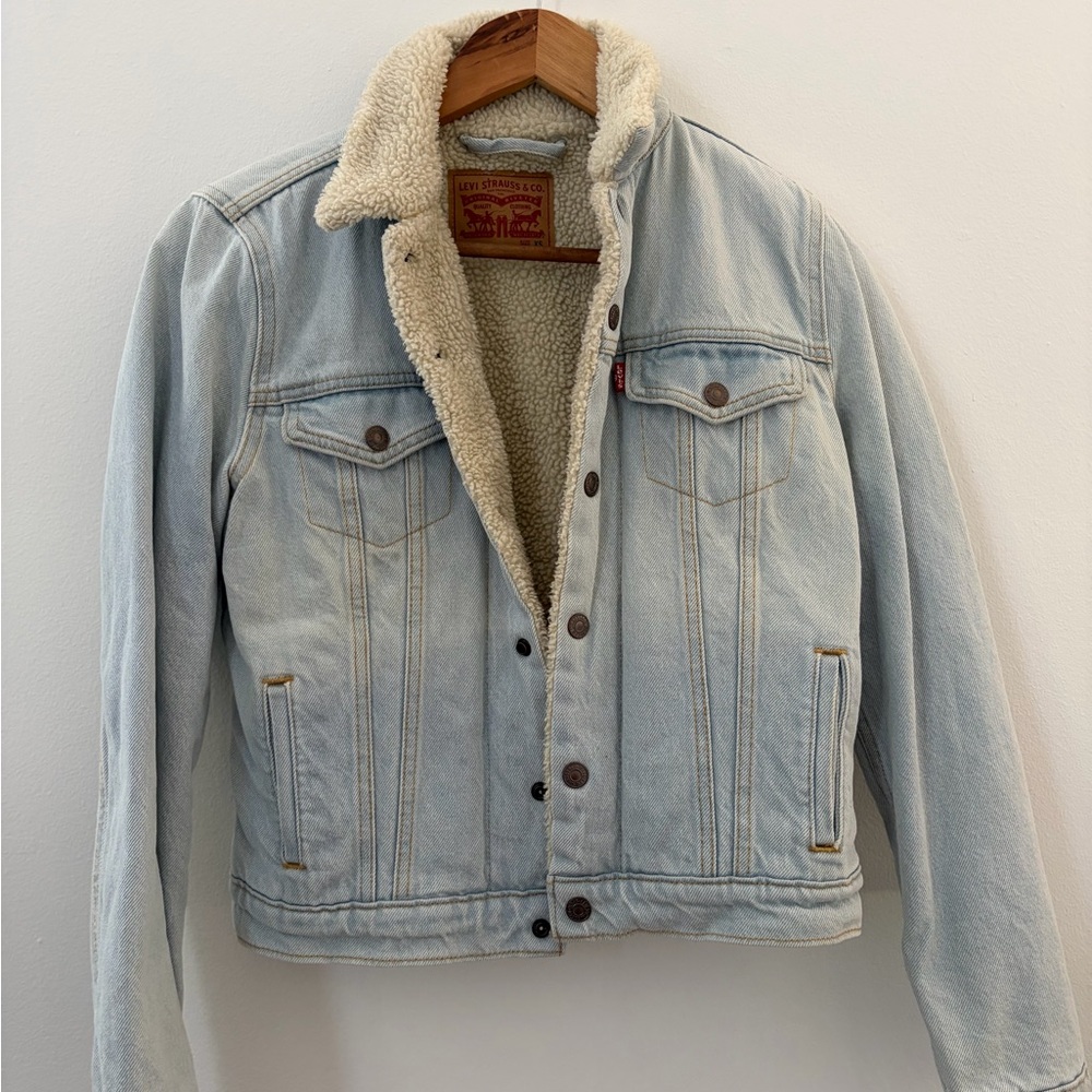 Levi's Light Blue Jean Jacket with Cream Sherpa Lining